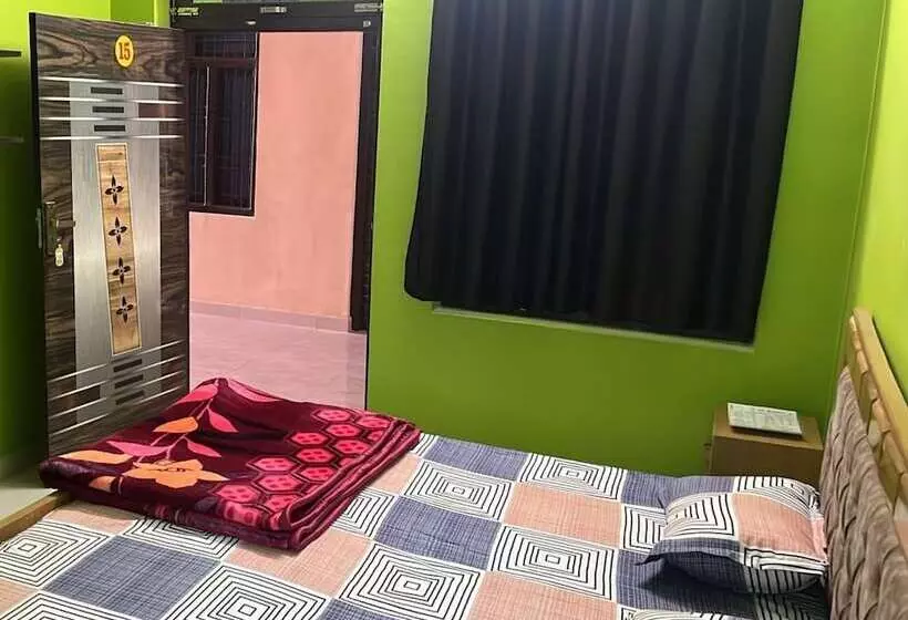 ホテル Goroomgo Shree Raj Homestay Ayodhya