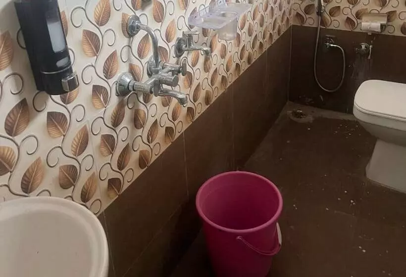 ホテル Goroomgo Shree Raj Homestay Ayodhya