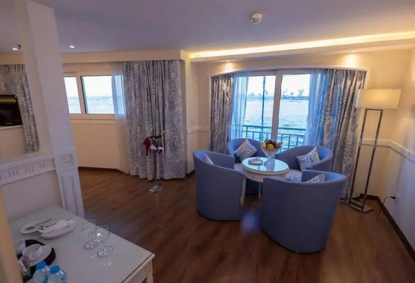 هتل Cruisebooking 3 Nights From Aswoan Every Monday And Wednesday Friday