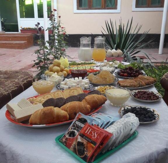 פנסיון Khodja Guesthouse