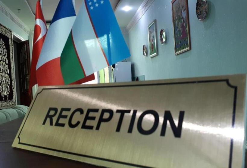 פנסיון Khodja Guesthouse