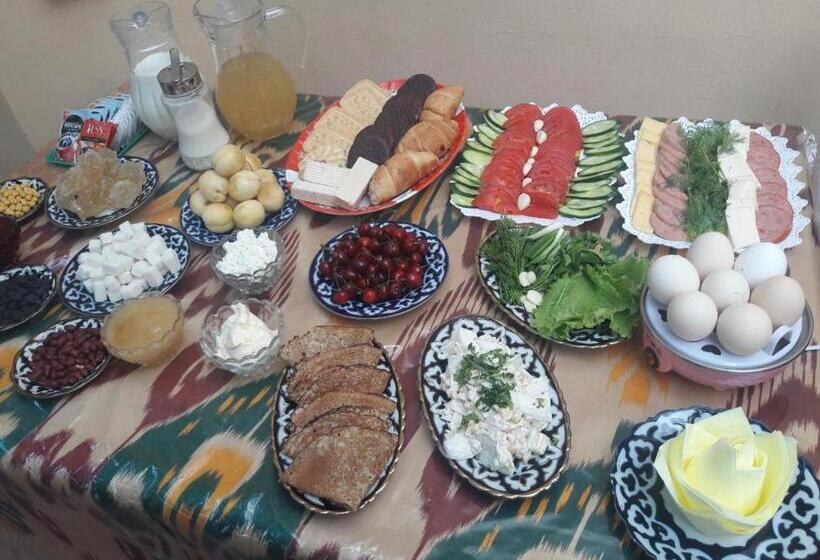 פנסיון Khodja Guesthouse