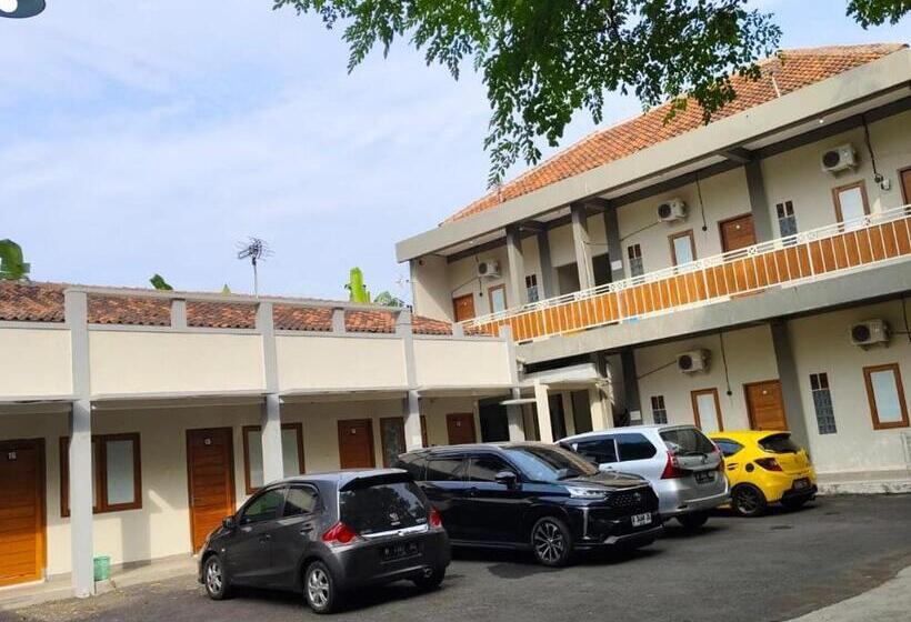 Pensão Kost Griya Apung