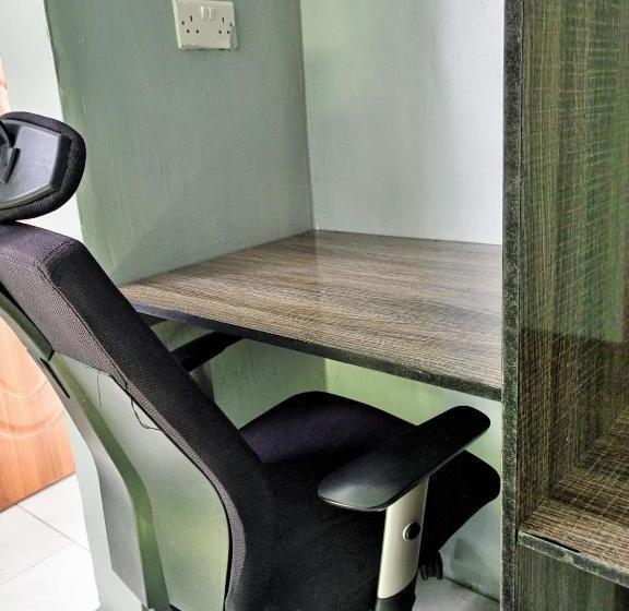 استراحتگاه Lakeside Boffar Cabins