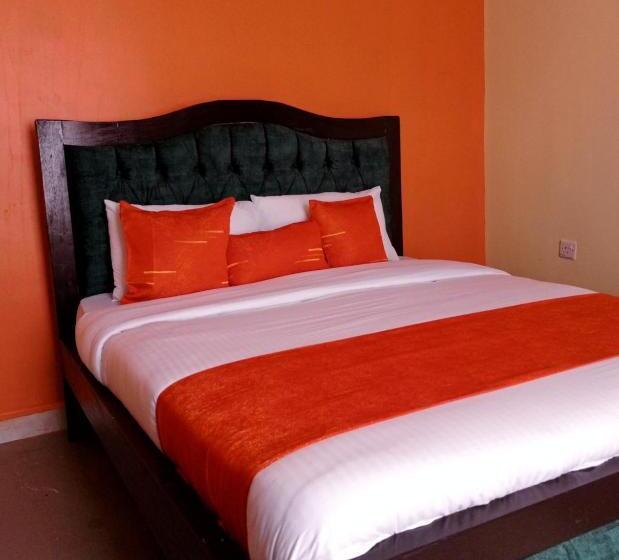 استراحتگاه Lakeside Boffar Cabins