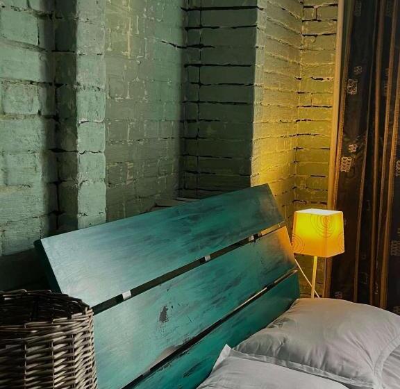 تختخواب و صبحانه თორო Thoreau