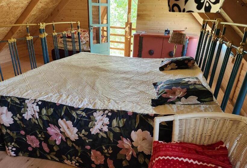 تختخواب و صبحانه თორო Thoreau