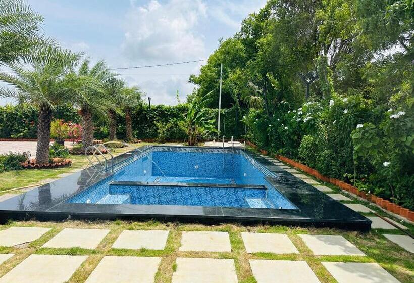 فندق Deer Creek Farm House