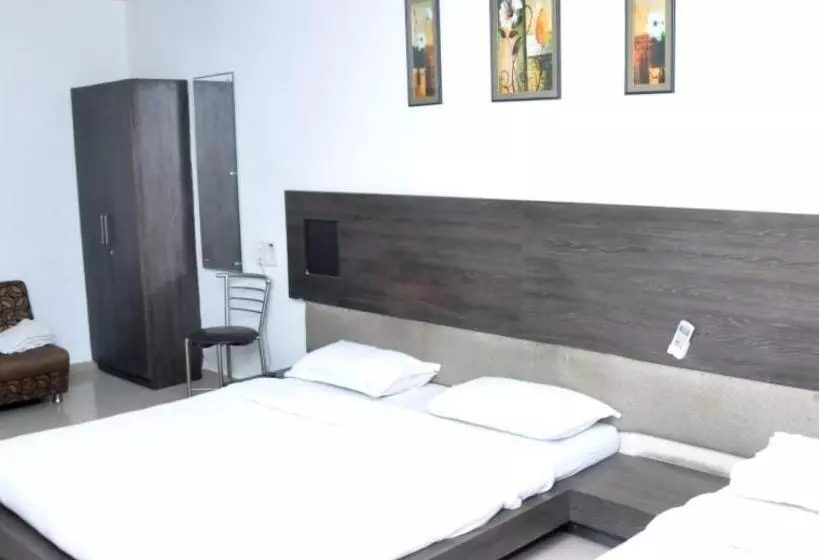 Hotelli Radhe Palace Morbi