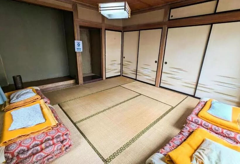 Majatalo 北アルプスの麓一軒家シェアハウスの中にある和室宿