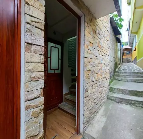 پانسیون Casa Raxic