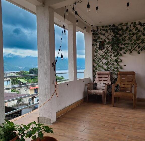 پانسیون Casa Raxic