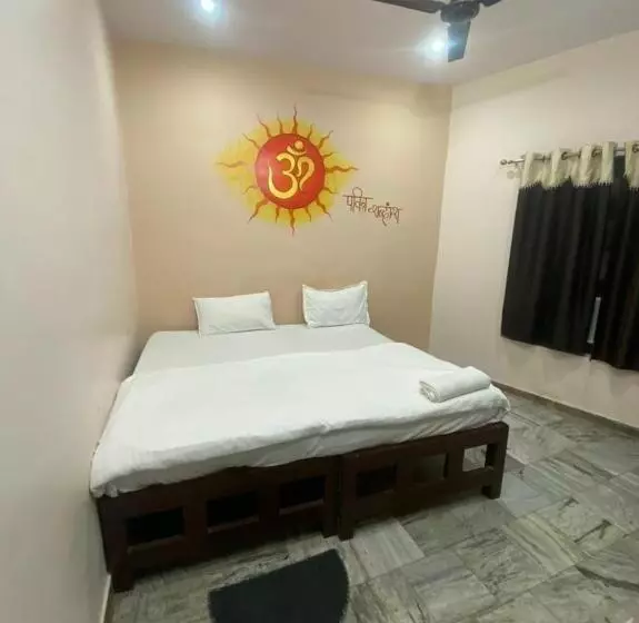 پانسیون Luv Kush Baba Guest House