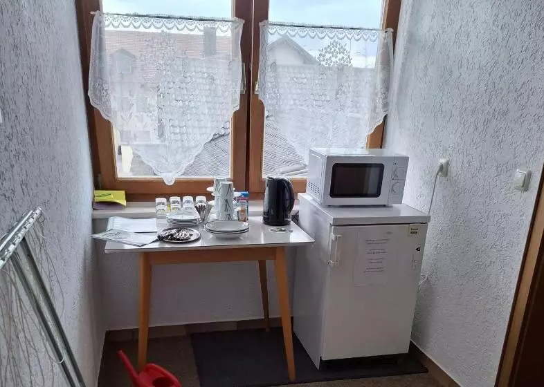 ペンション Monteurzimmer Lichtenauer Hof