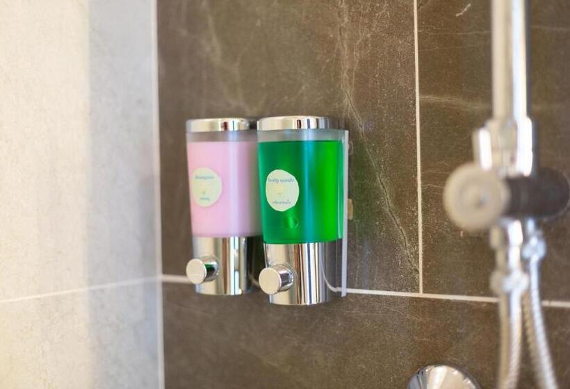 Cozy Room Near Night Bazaar