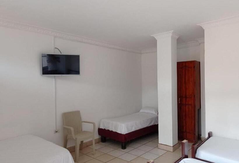 Hostel Piedra Del Mar