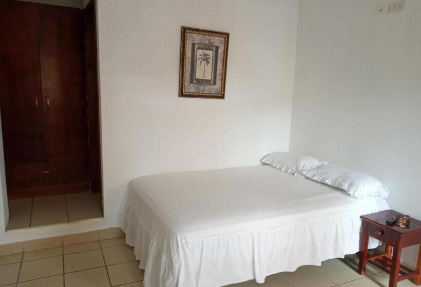 Hostel Piedra Del Mar