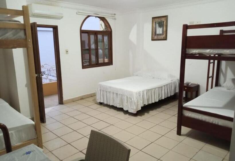 Hostel Piedra Del Mar