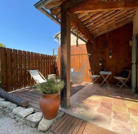 Bed and Breakfast Cyprès Du Château