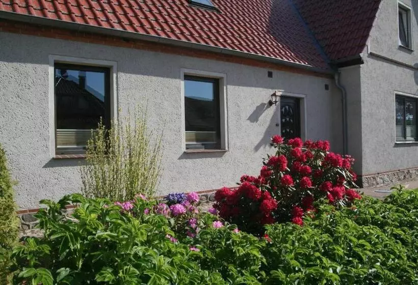 Hotelli Landhaus Gersdorf Nahe Ostseebad Kühlungsborn
