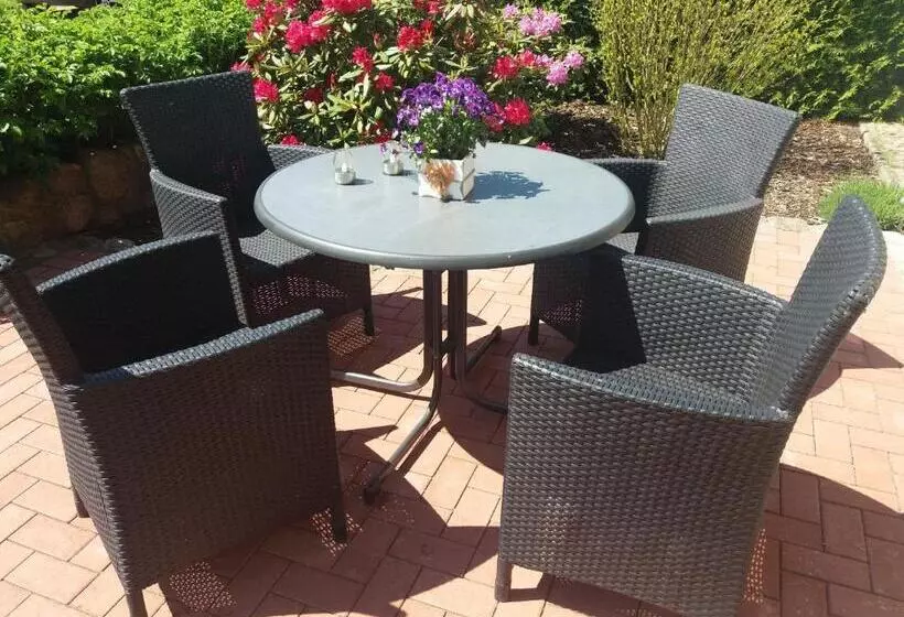 Hotelli Landhaus Gersdorf Nahe Ostseebad Kühlungsborn