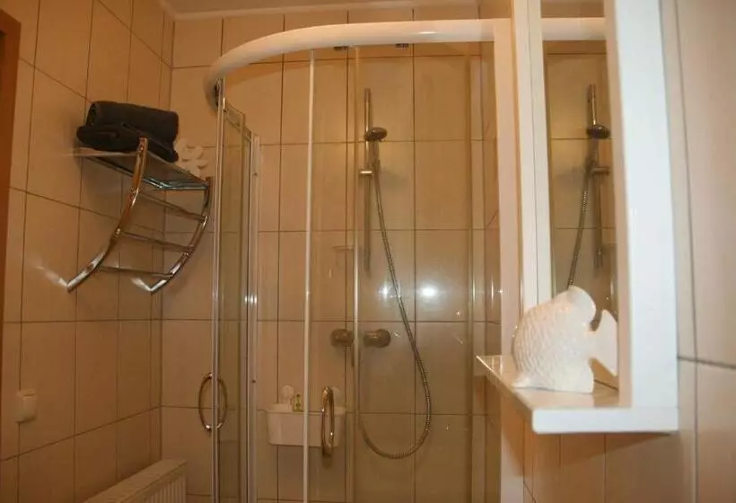 Hotelli Landhaus Gersdorf Nahe Ostseebad Kühlungsborn