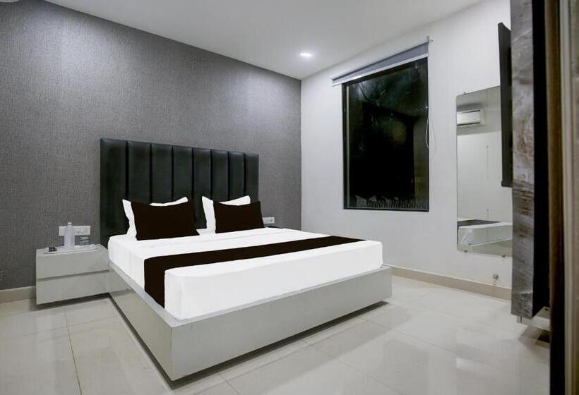 Отель Oyo Saffron