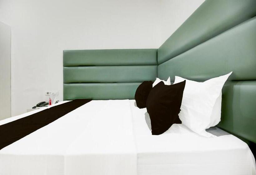 Отель Oyo Saffron