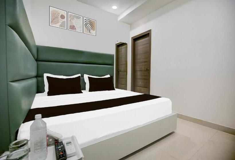 Отель Oyo Saffron