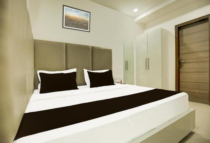 Отель Oyo Saffron