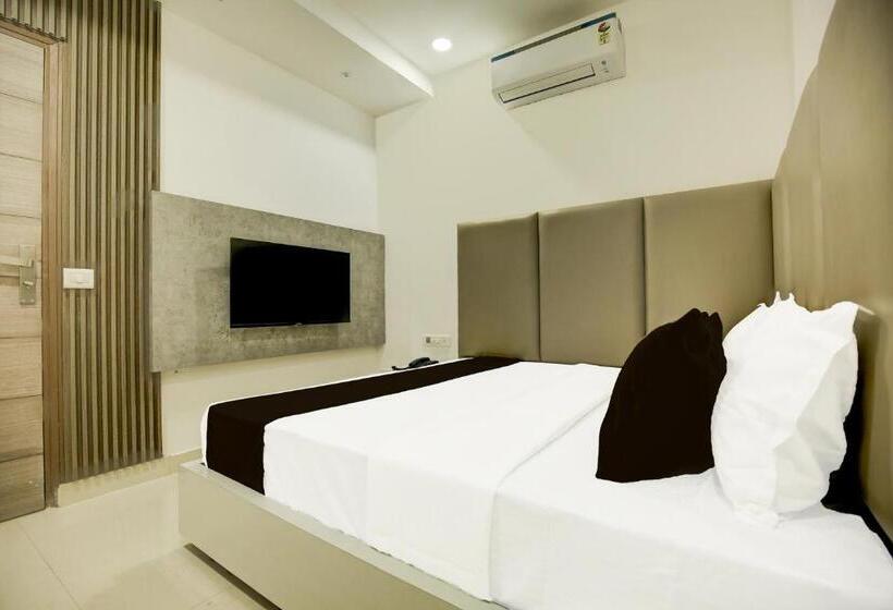 Отель Oyo Saffron