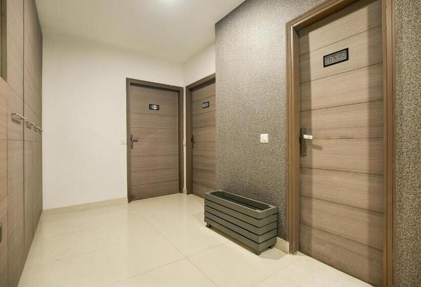 Отель Oyo Saffron