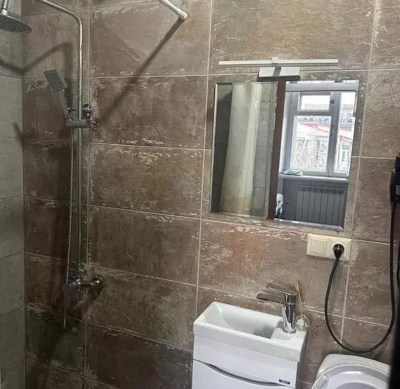 پانسیون Armoon Hotel Econom