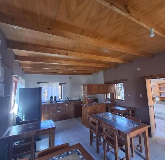 פנסיון Hostal Hara