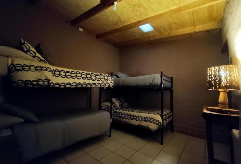 פנסיון Hostal Hara