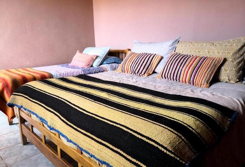 פנסיון Hostal Hara