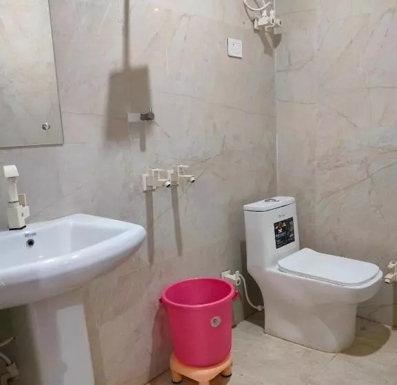 Majatalo Pachauri Guest House