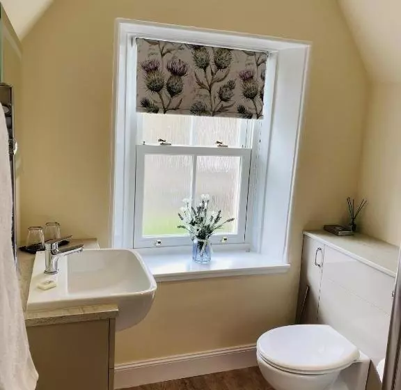 Burnbank Bed And Breakfast