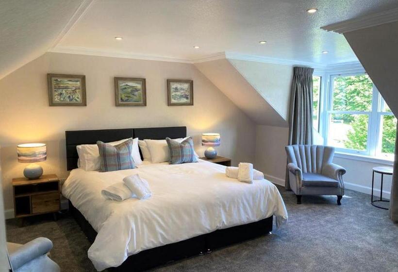 Burnbank Bed And Breakfast