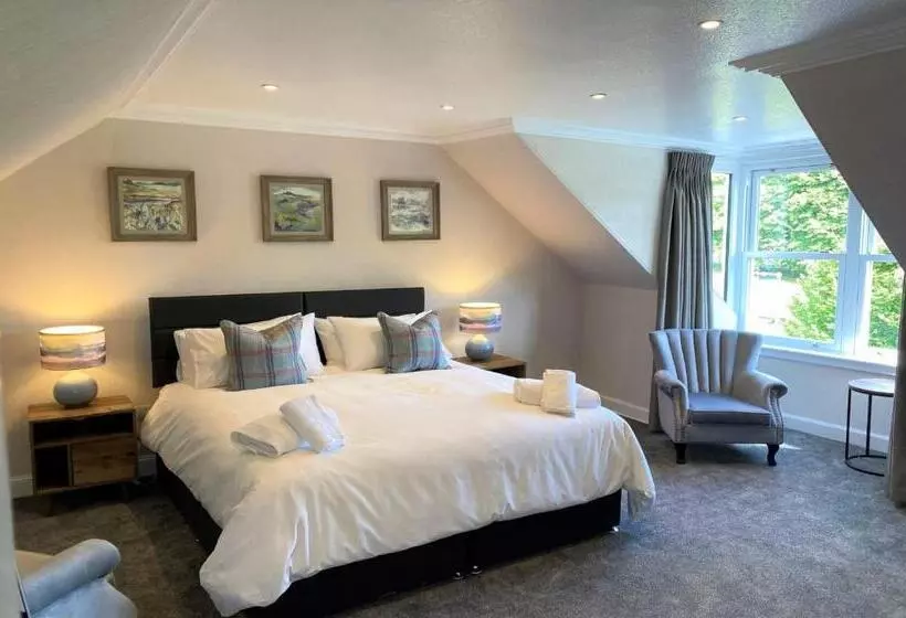 Burnbank Bed And Breakfast