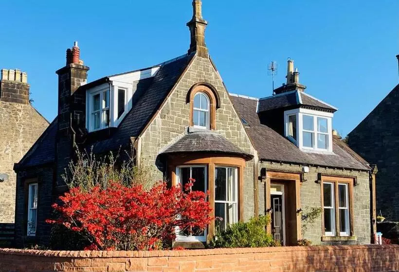 Burnbank Bed And Breakfast