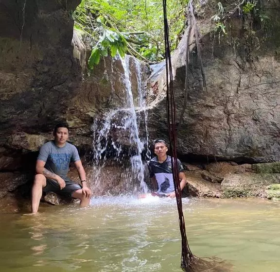 Hotelli Ingaru Lodge