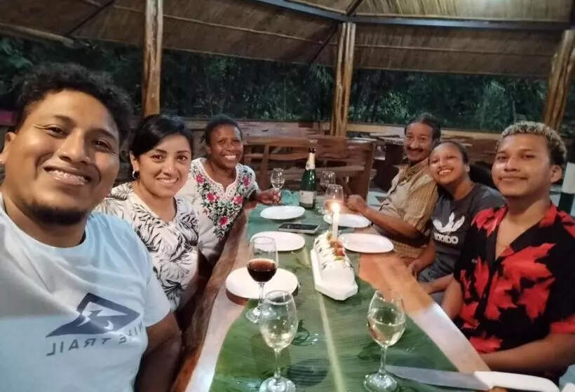 Hotelli Ingaru Lodge