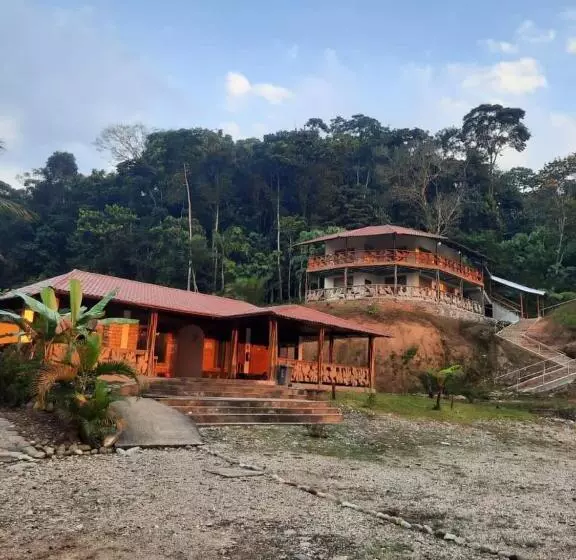 Hotelli Ingaru Lodge