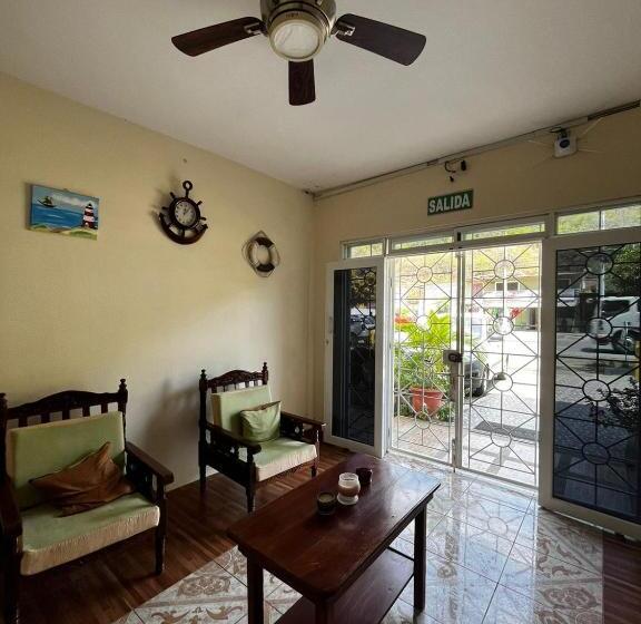 Pansiyon Hostal Luxuria Place