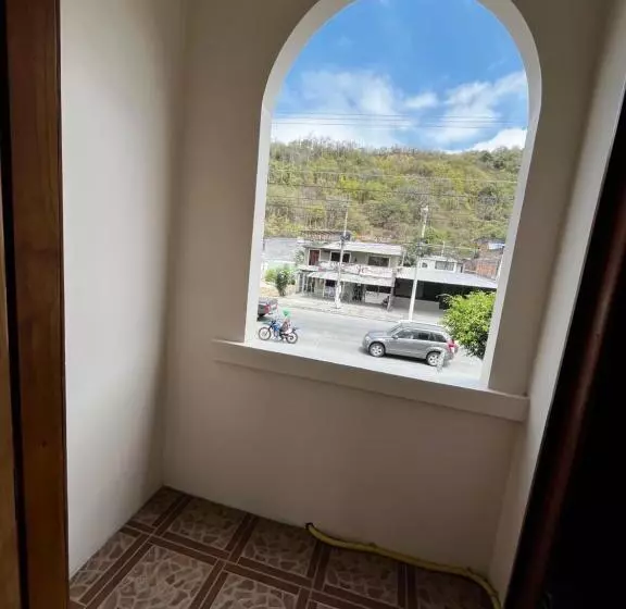 Majatalo Hostal Luxuria Place