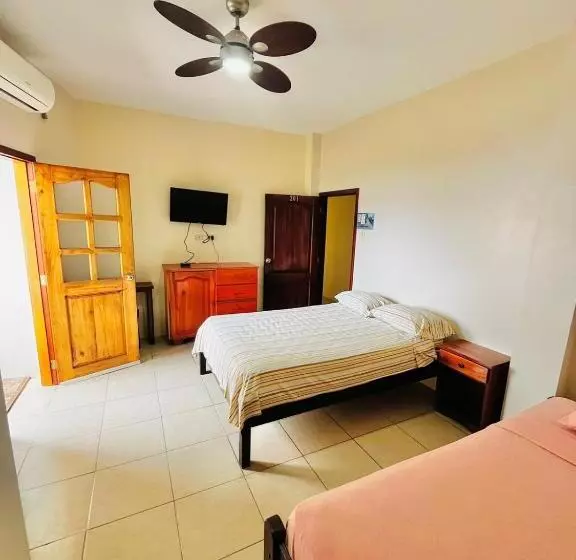 Majatalo Hostal Luxuria Place