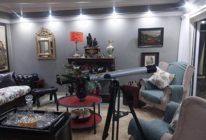 پانسیون The Elephant Room At Frederick S Place