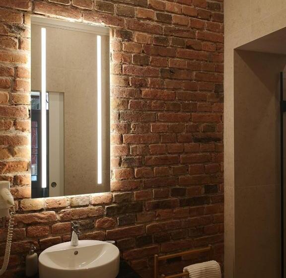 تختخواب و صبحانه City Central Escape