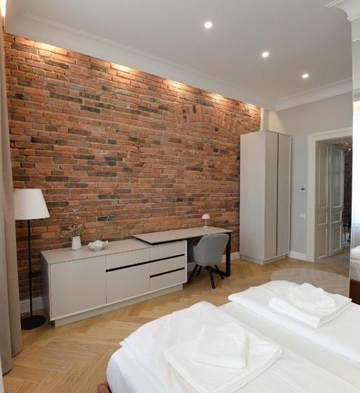 تختخواب و صبحانه City Central Escape